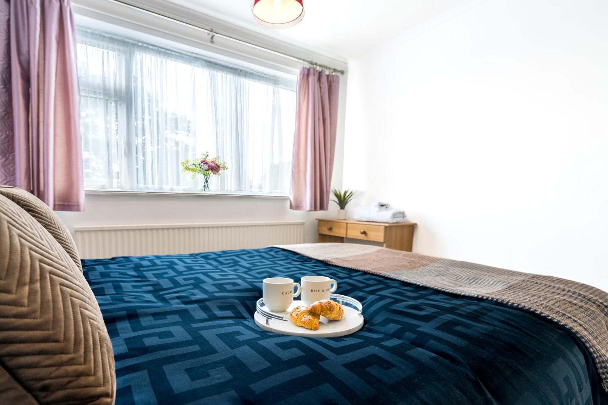 Leicester Oadby 4 Bed Home, 8 Guests, Park 5 Cars Экстерьер фото